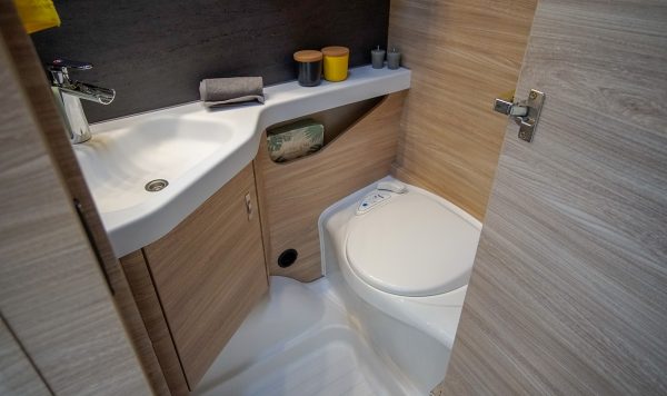 ktg-knaus-2018-2019-suedwind-cards-bad