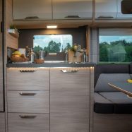 ktg-knaus-2018-2019-suedwind-cards-kueche